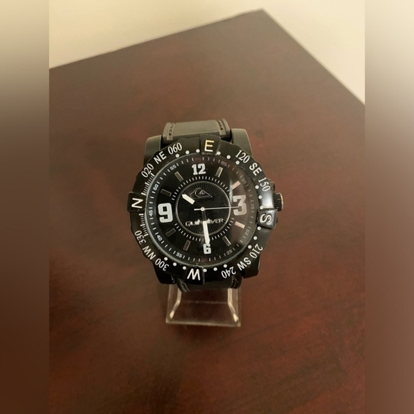 Quiksilver Black Compass Watch - Picture 1 of 4